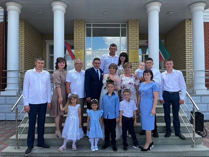 Софоновлар нәселен дәвам итәр кеше бар. Бистәдә оныклары, оныкчыклары бик күп, Мәскәү өлкәсендә, Башкортстанда, Яңа Чишмәдә, Алабугада яшиләр. Бөек Ватан сугышы каһарманы батырлыгы менә шунда ук ничә гаиләгә әйләнеп кайтты!